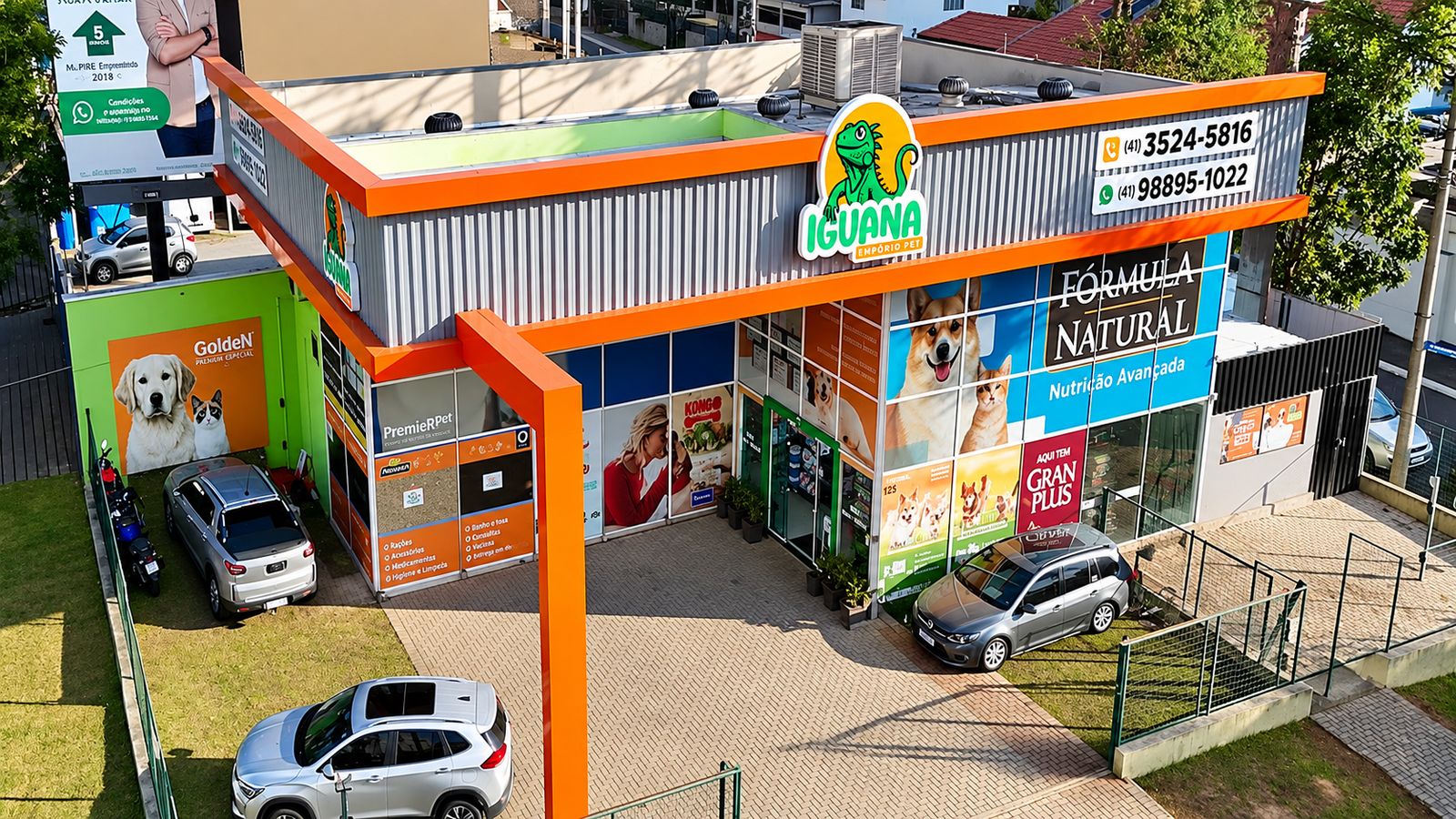 Fachada da Iguana Empório Pet na Vila Izabel, com estacionamento em frente